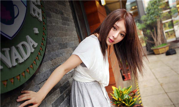 明山想找一个女性生孩子给报酬-｛找个女人生孩子多少钱｝